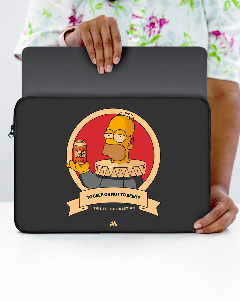 To Beer or Not to Beer MacBook / Laptop-Sleeve